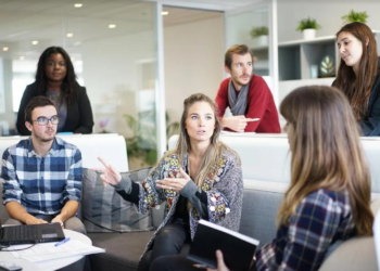 LIDERANÇA E O COMPROMISSO COM A EXCELÊNCIA